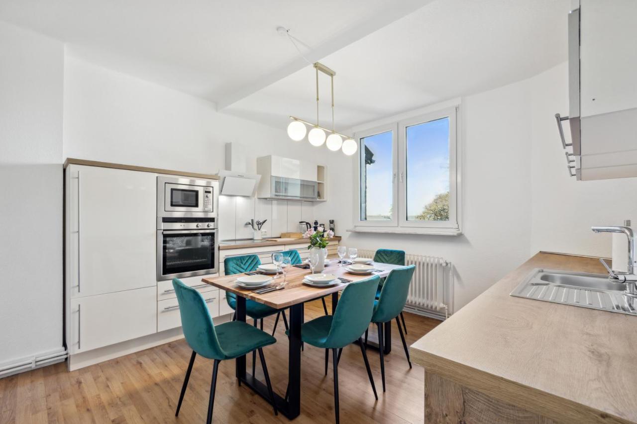 51-7 - Workplace - Netflix - Washer Dryer - Modern Design Apartment *