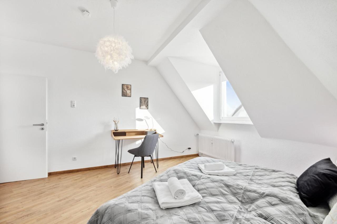 51-7 - Workplace - Netflix - Washer Dryer - Modern Design Apartment *