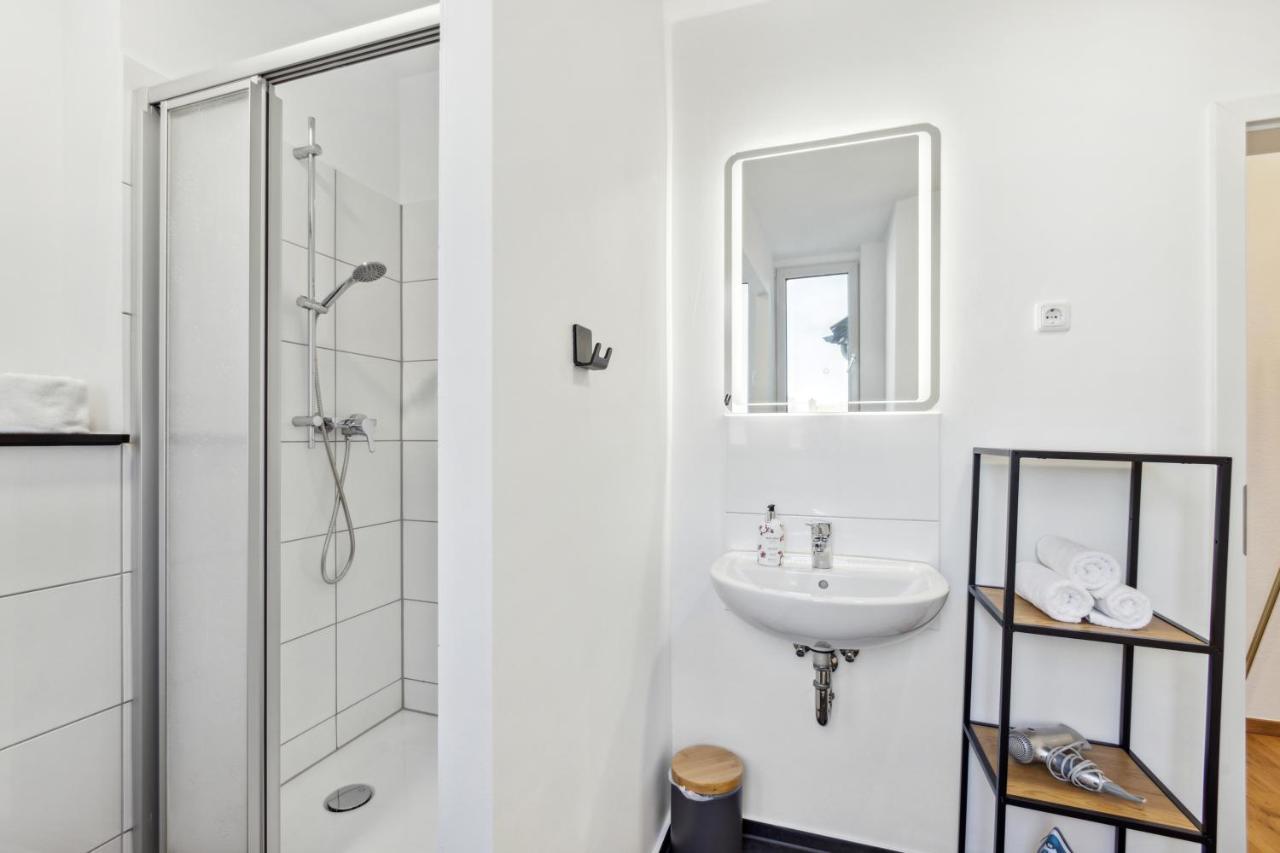 51-7 - Workplace - Netflix - Washer Dryer - Modern Design Apartment *